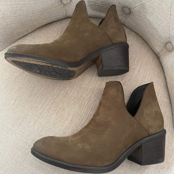 EUC Bueno Dylan Cut Out Booties - Picture 5 of 7